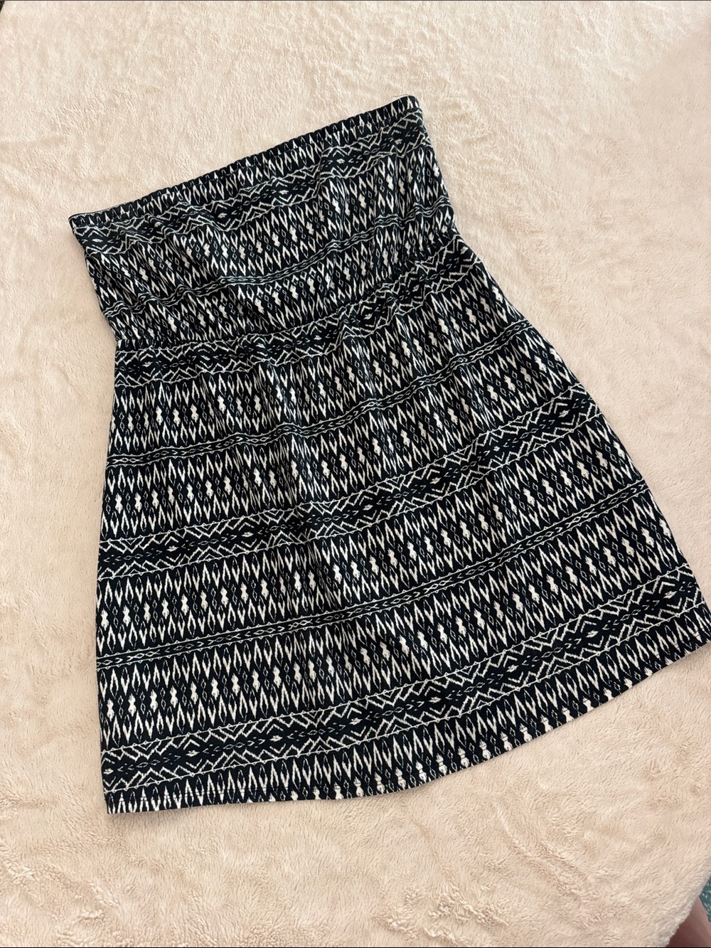 Black & White Patterned Stretch Waist strapless dress